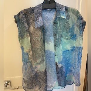 Equipment Sleeveless button down shirt